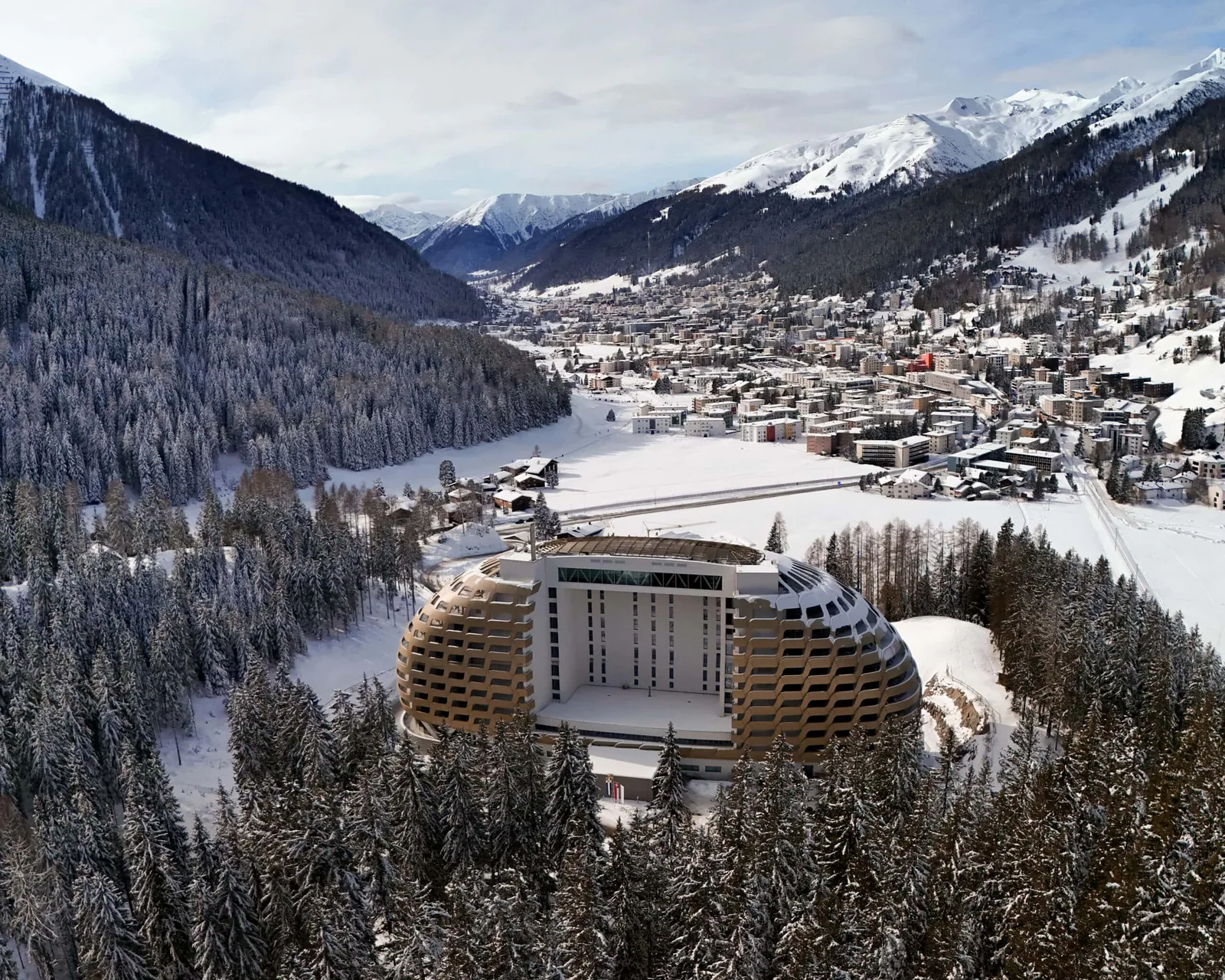 AlpenGold Hotel Davos surrounded by the winter landscape of Davos