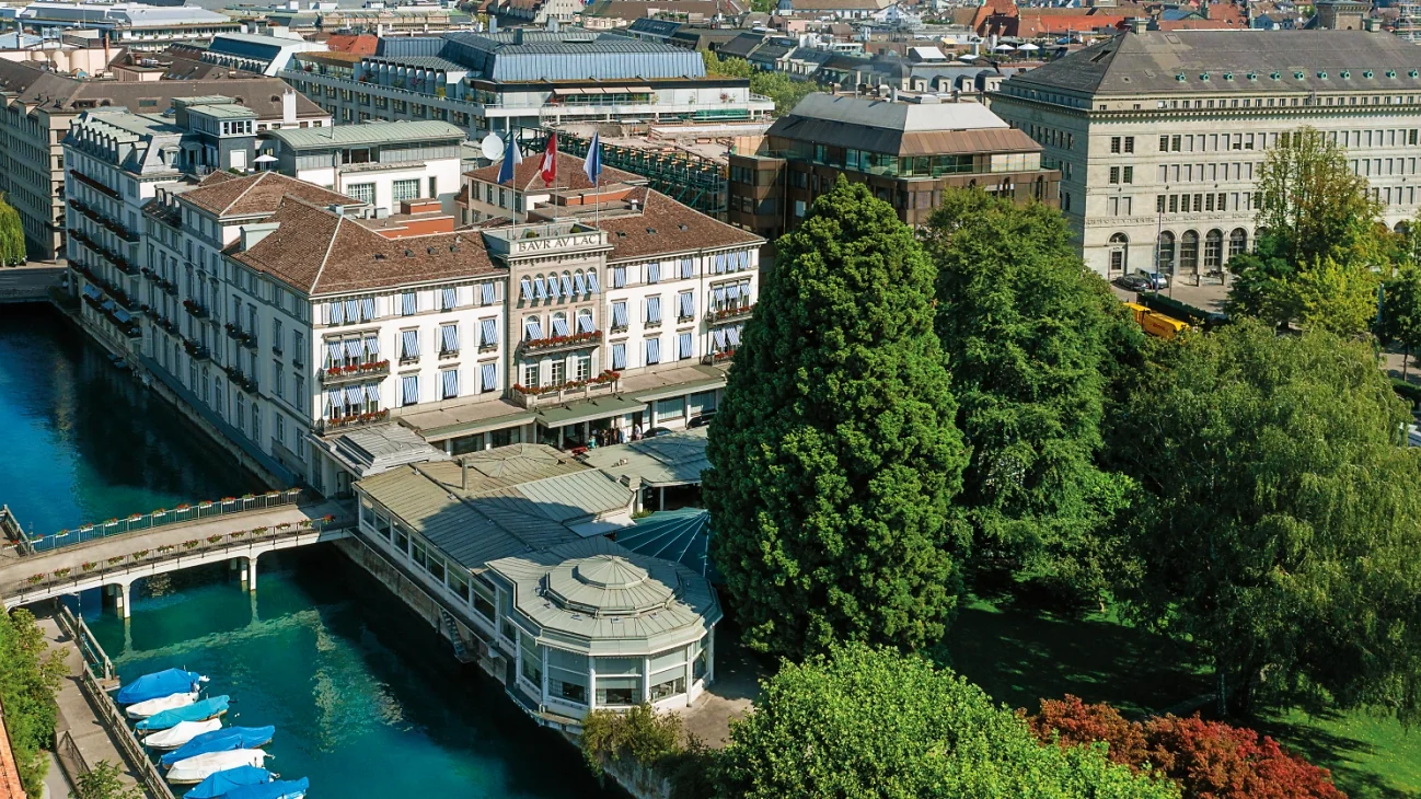 Baur au Lac hotel beside its private park in Zurich
