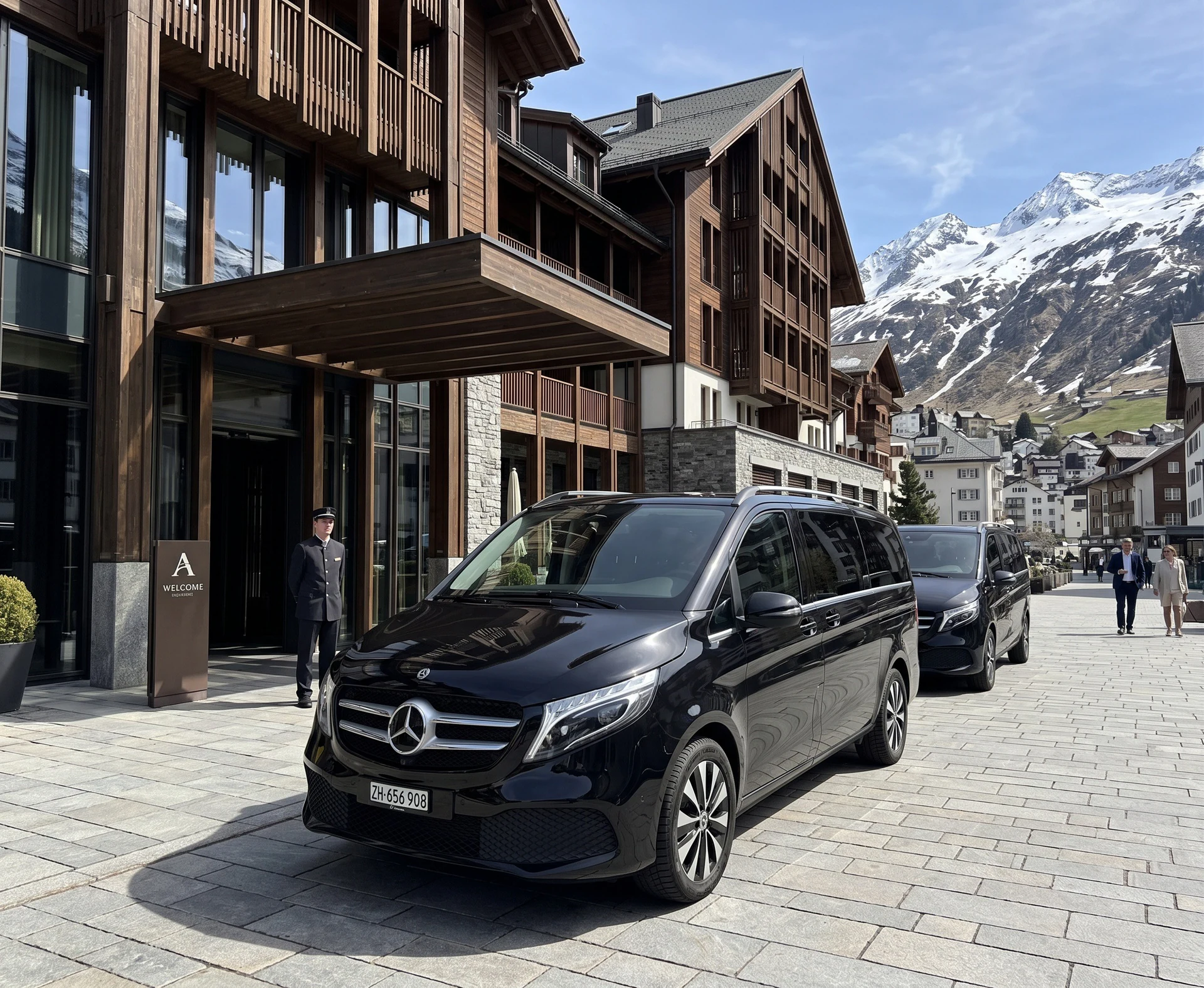 Black Mercedes-Benz V-Class with Swiss registration ZH-656908